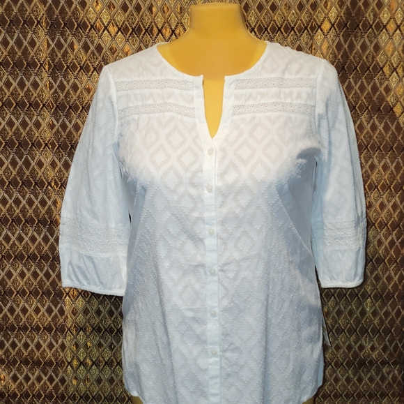 JM Collection: White Top - Picture 2 of 9